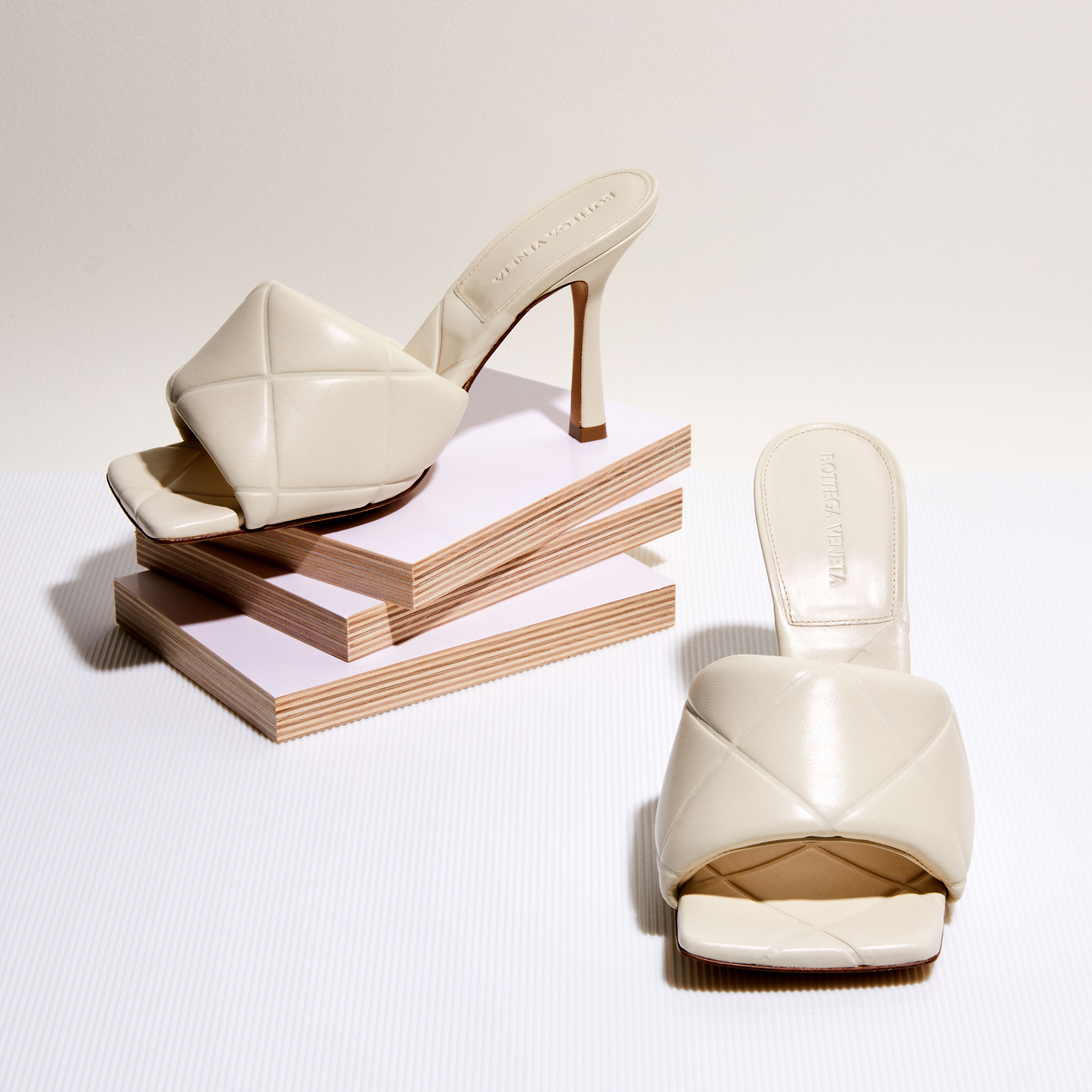 ARowley_KJerry_StyleStillLife_6062_BottegaVenetaWhiteHeels_FocusMid_Crop_ret_APF