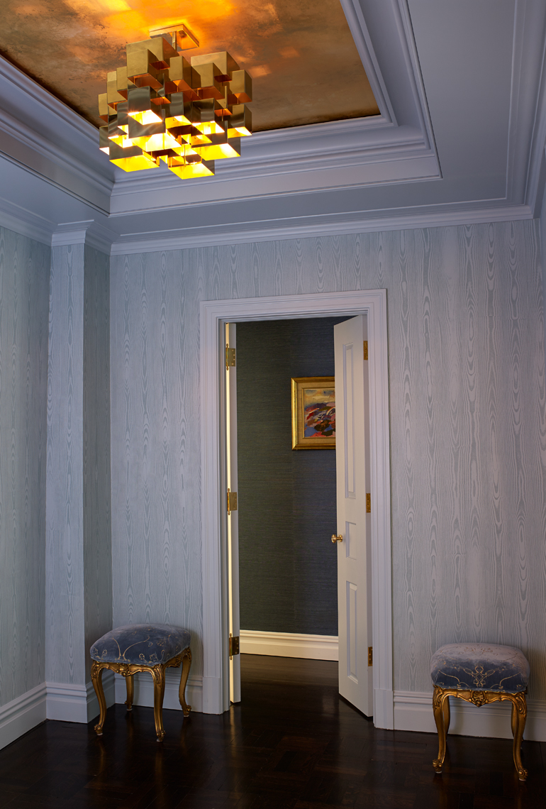 ARowley_KdH_570Park_Foyer40477_LightOn_r_APF